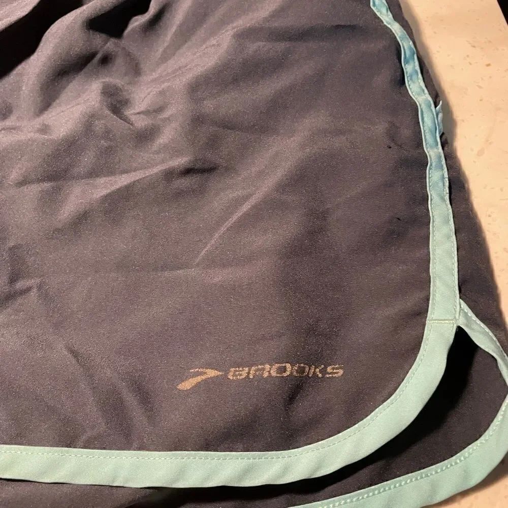 Brooks Shorts   - Picture 2 of 5